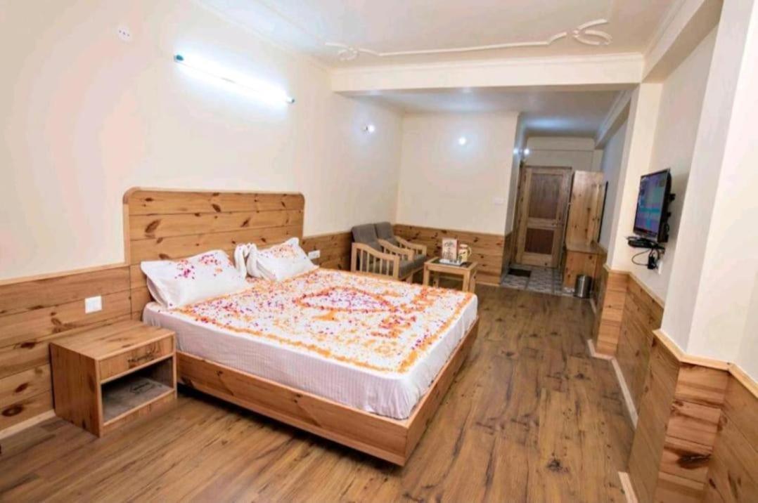 Hotel Nirmal Chhaya Manali  Exterior photo